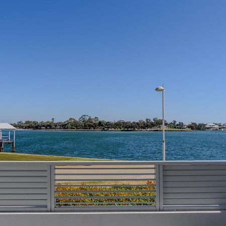 Seapoint 102 Apartman Mandurah Kültér fotó